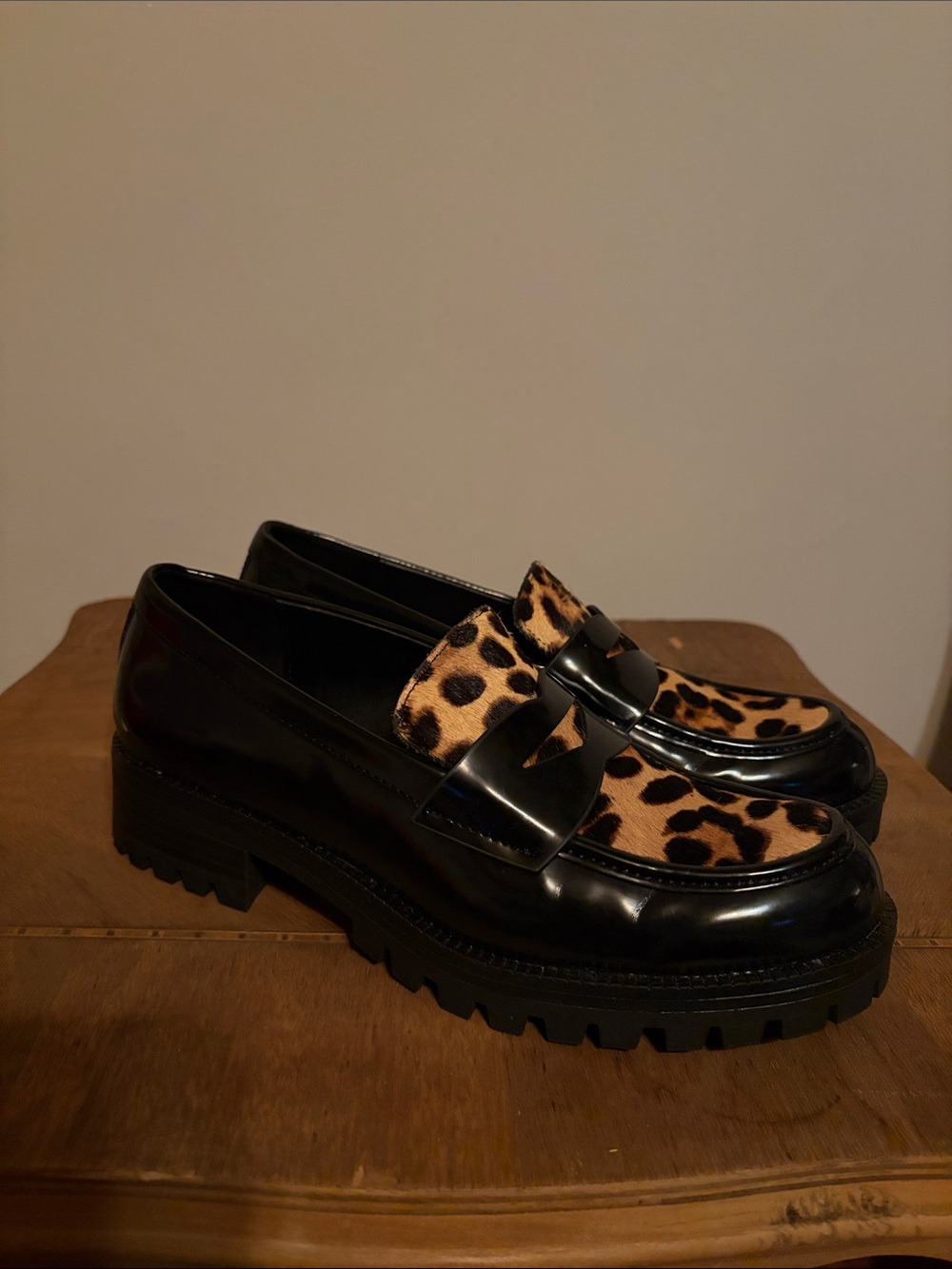 Zara Women's Black Leather Loafers with Leopard Print Accent